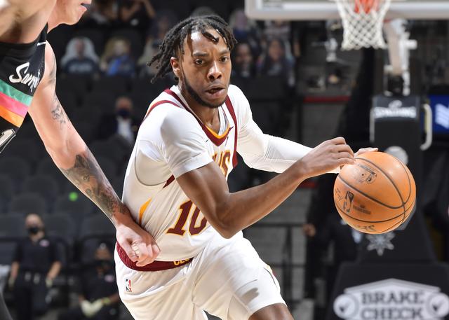 球员在防守 球员在防守